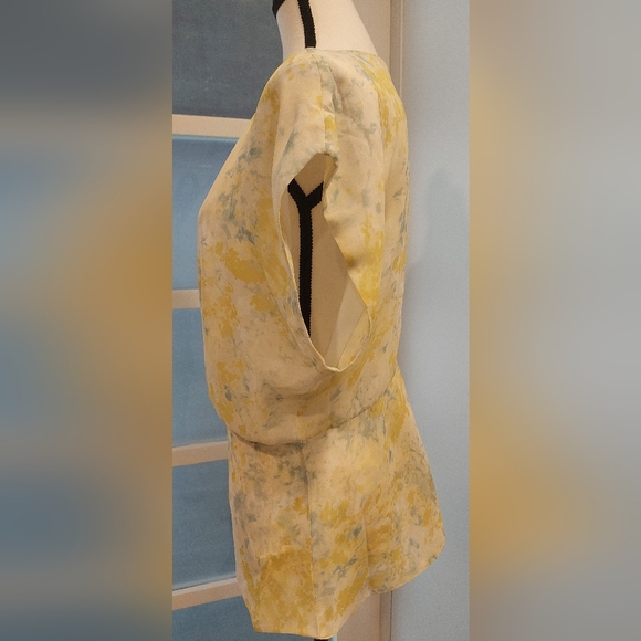 Calvin Klein Yellow and Gray Patterned Blouse - Picture 4 of 10